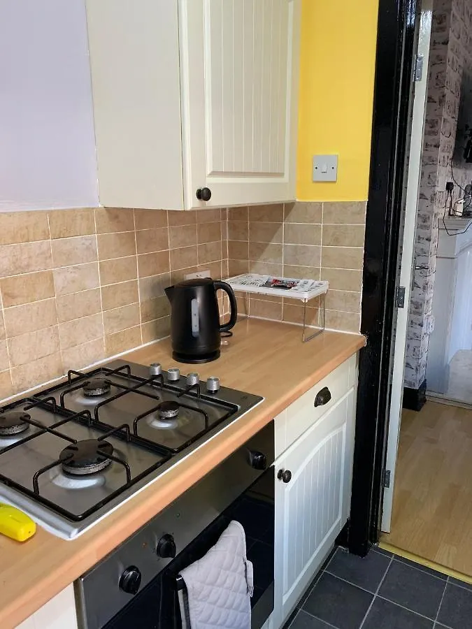 Apartament Ovington Grove 1 Free Parking Fully Equipped Kitchen 3 Bedrooms Netflix Newcastle upon Tyne