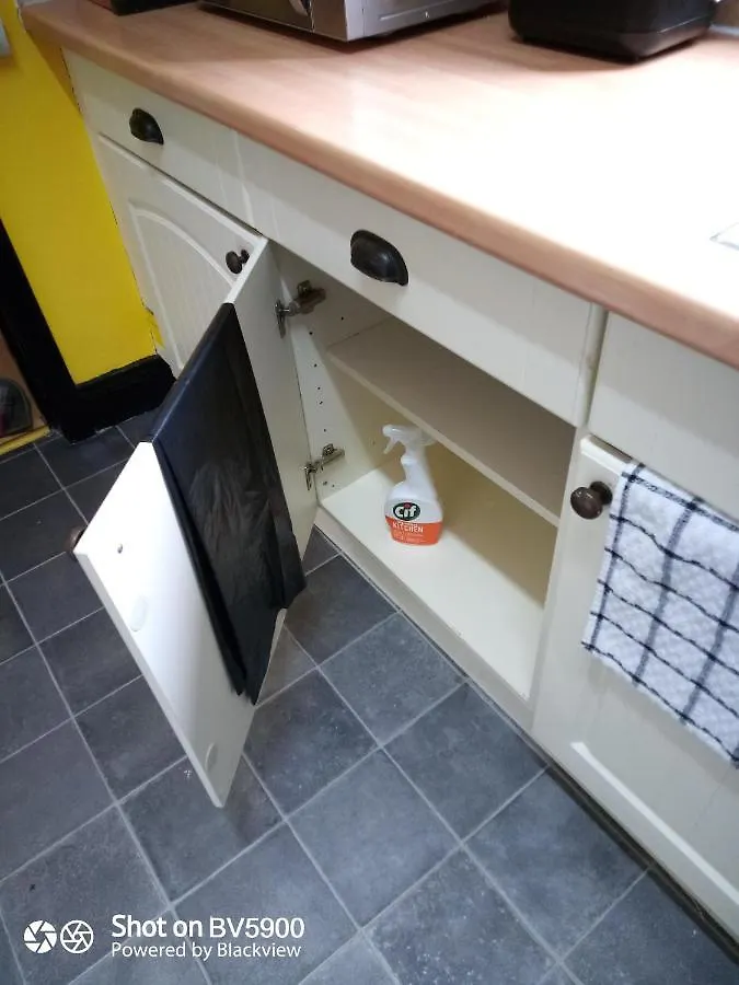 Apartment Ovington Grove 1 Free Parking Fully Equipped Kitchen 3 Bedrooms Netflix Newcastle upon Tyne