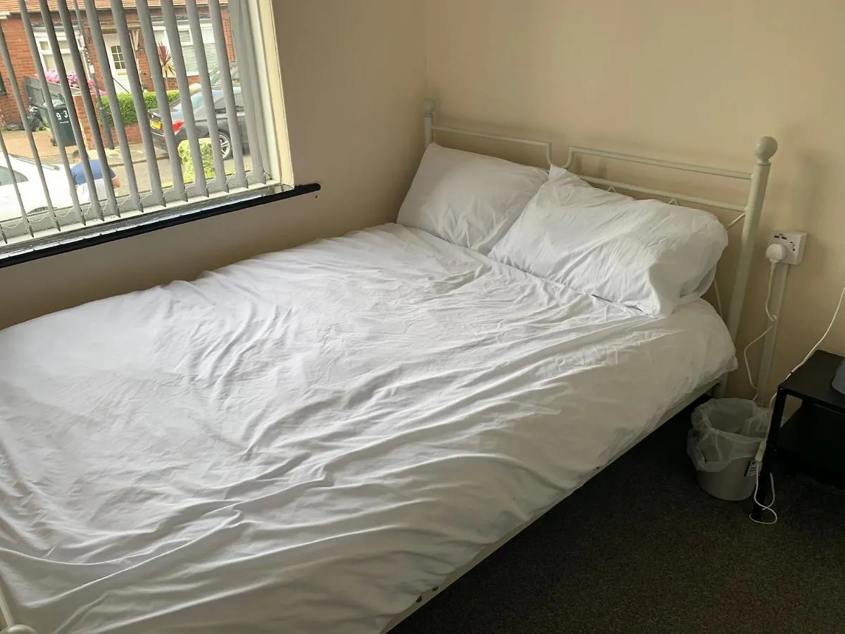 Ovington Grove 1 Free Parking Fully Equipped Kitchen 3 Bedrooms Netflix Newcastle upon Tyne Apartment
